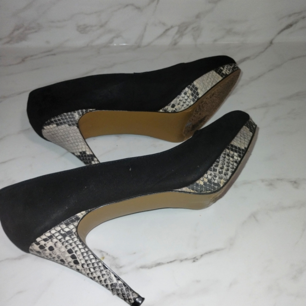 Elegant Black and Snake Print Women's Heels
